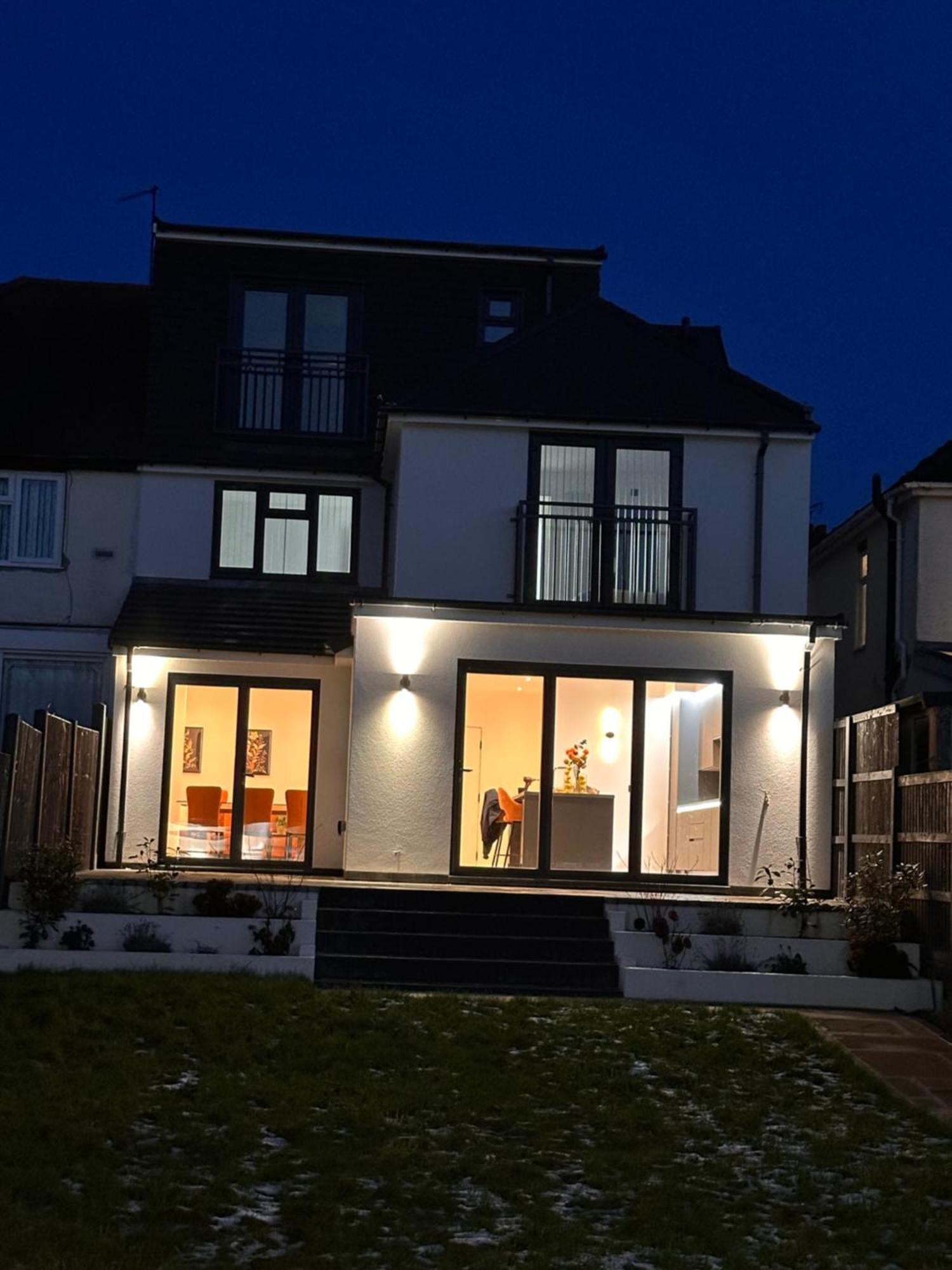 R5 - Luxury Private Ensuite Self-Contained Room - Newly Renovated Хейлсоуэн Экстерьер фото