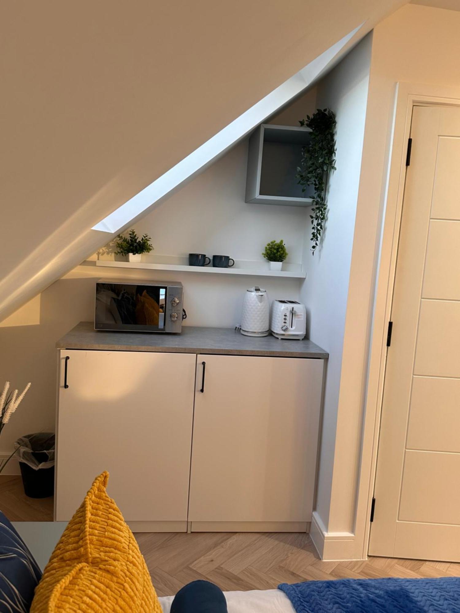 R5 - Luxury Private Ensuite Self-Contained Room - Newly Renovated Хейлсоуэн Экстерьер фото