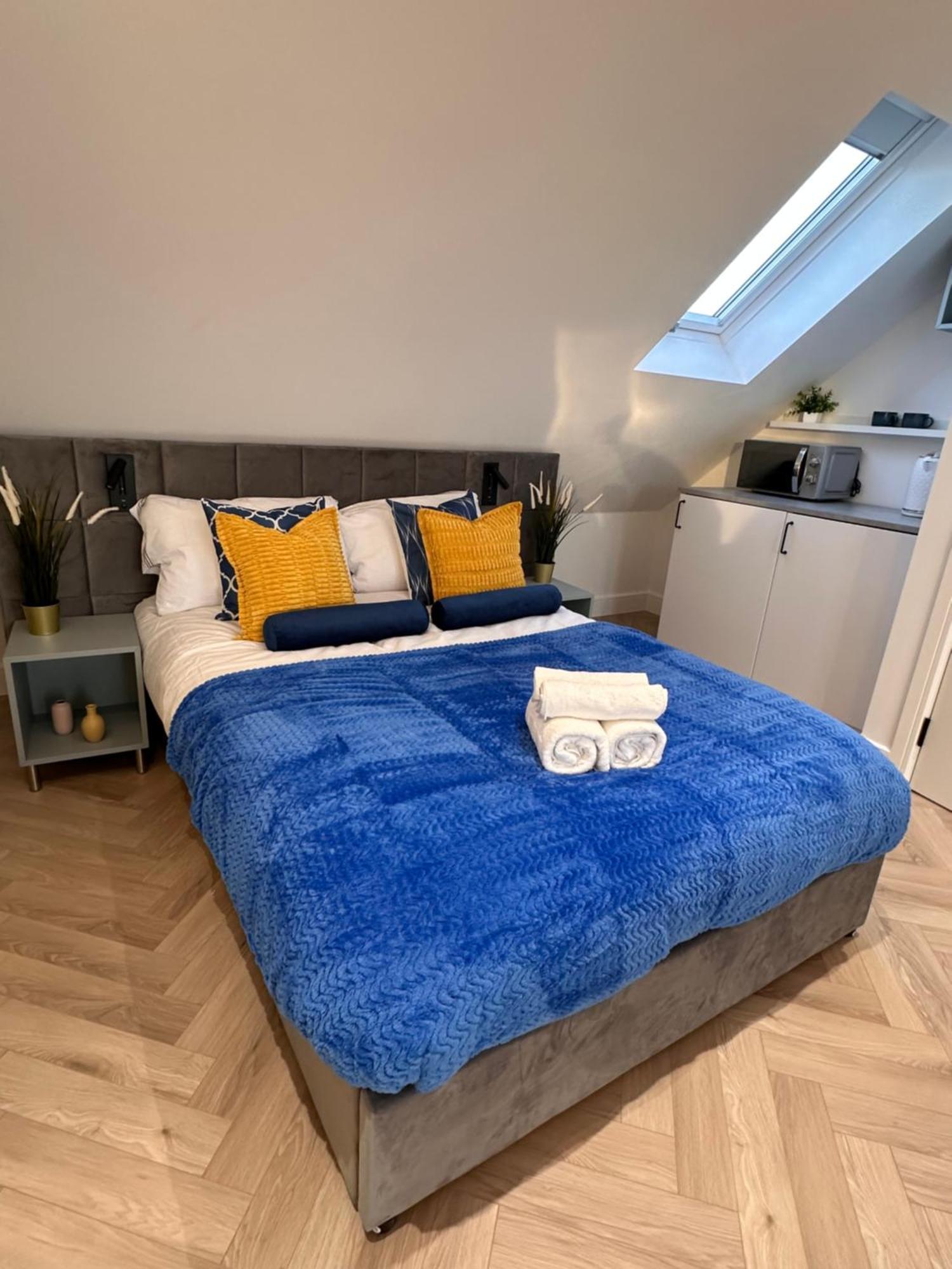 R5 - Luxury Private Ensuite Self-Contained Room - Newly Renovated Хейлсоуэн Экстерьер фото