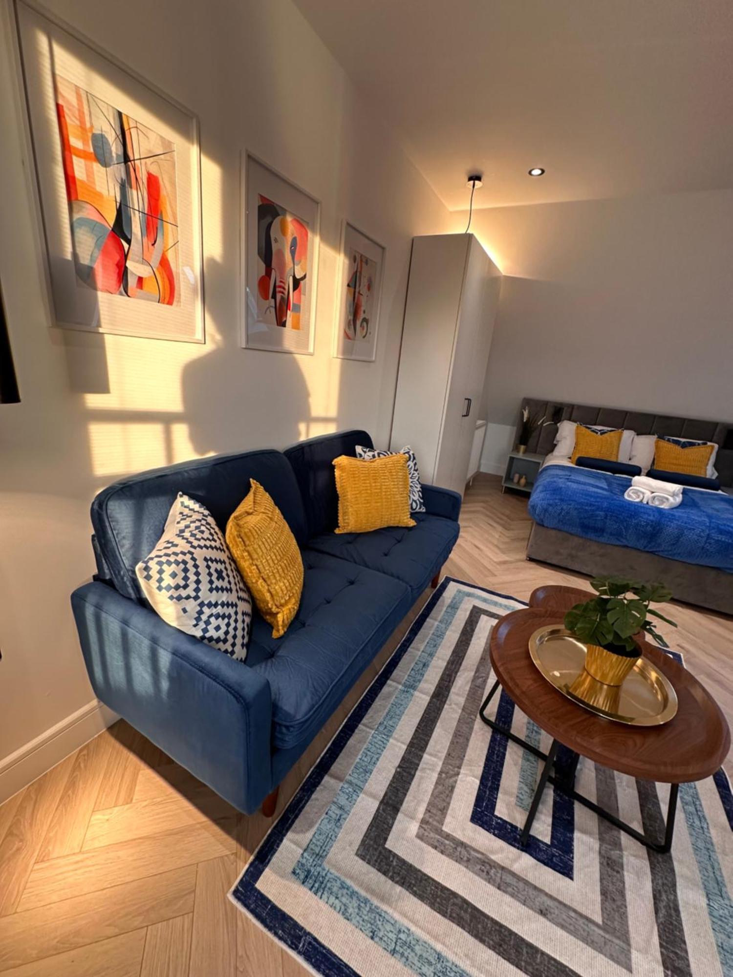R5 - Luxury Private Ensuite Self-Contained Room - Newly Renovated Хейлсоуэн Экстерьер фото